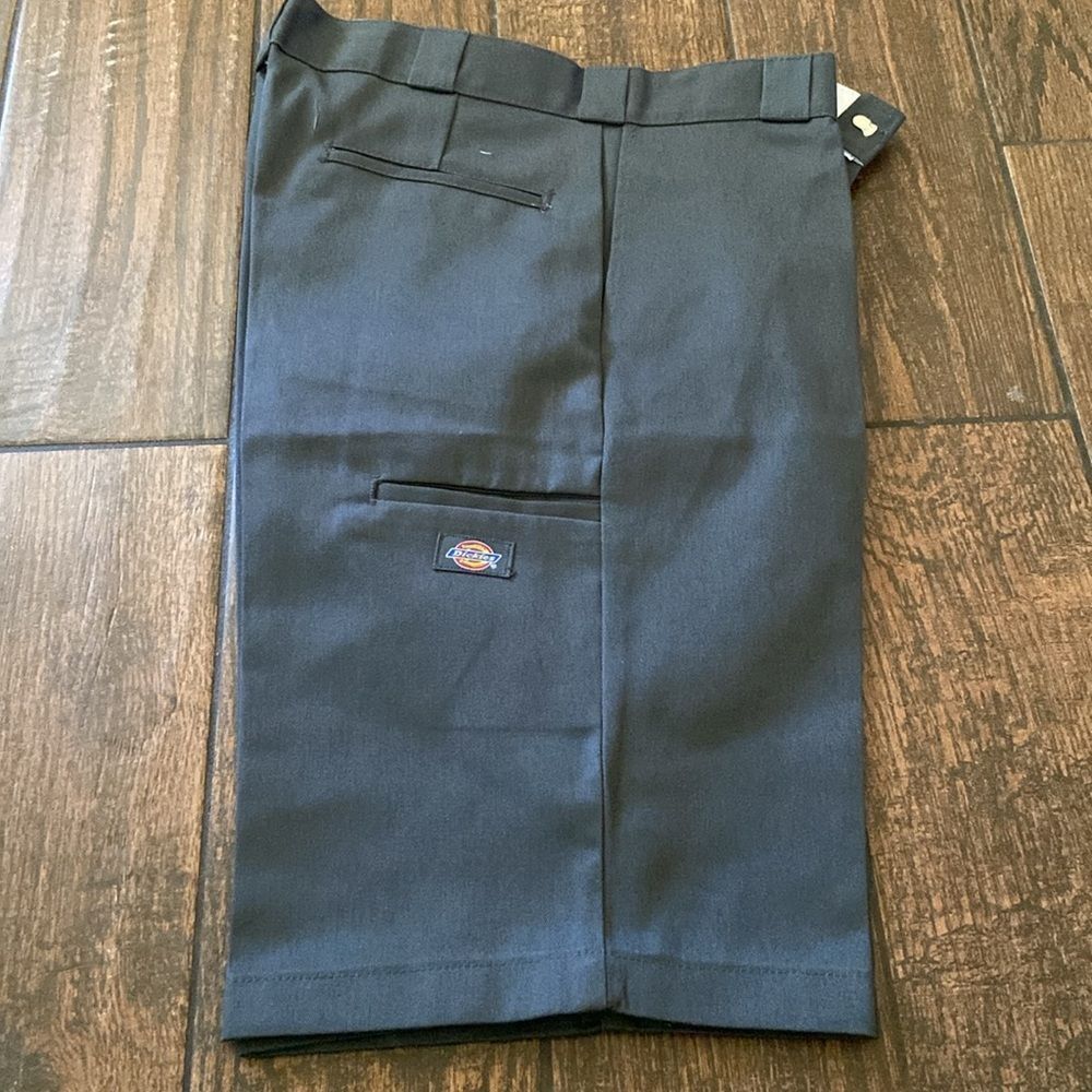 Dickies Gray Utility Shorts Men’s Size 32 New No Tag